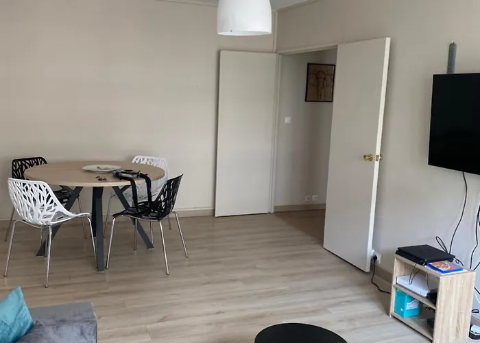 Calme Et Confort -chambre Privée Dans Un Appartement-courtes Et Longues Durées Habitación en casa particular *