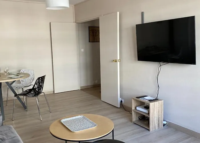 Calme Et Confort -chambre Privée Dans Un Appartement-courtes Et Longues Durées Habitación en casa particular Angulema